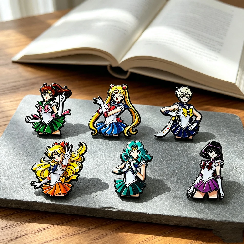 6/10 Stück Sailor Moon Anime Emaille-Broschen, Sailor Guardians Cartoon-Charakter Anstecknadel, Mode-Schmuck-Accessoire – Detail 4
