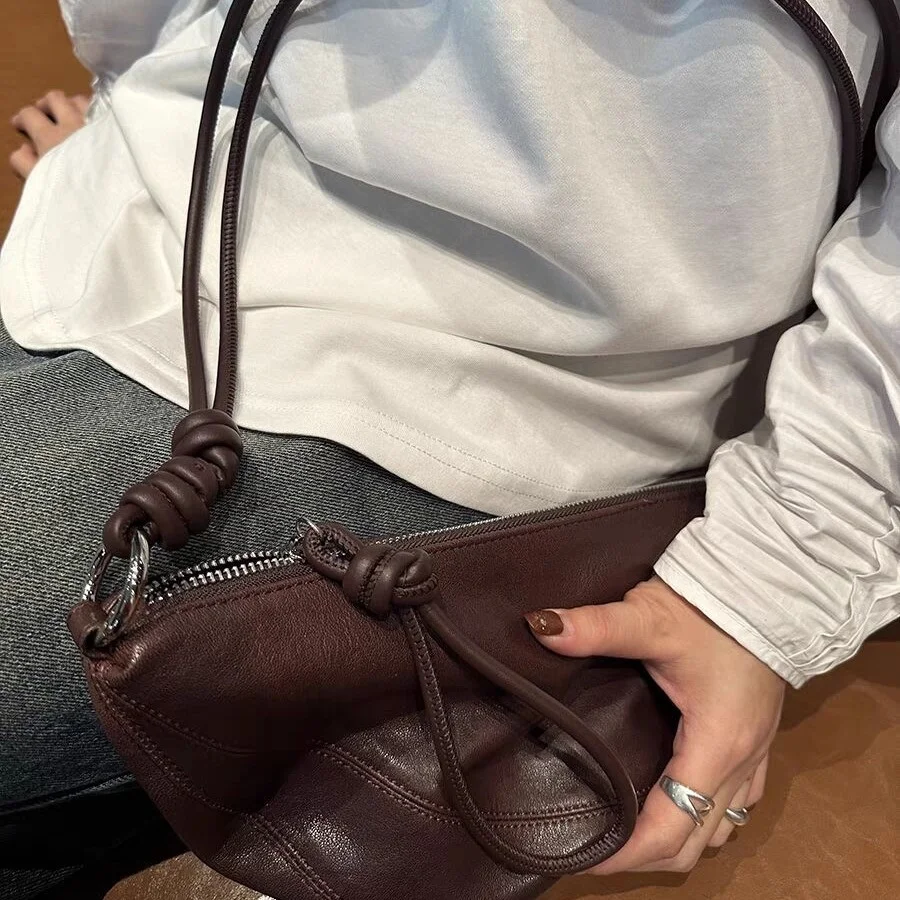 New Korean Style Cow Horn Bag PU Leather Horse Saddle Underarm Crescent Bottle Shoulder Bag Fashion Trend Women Crossbody Bags