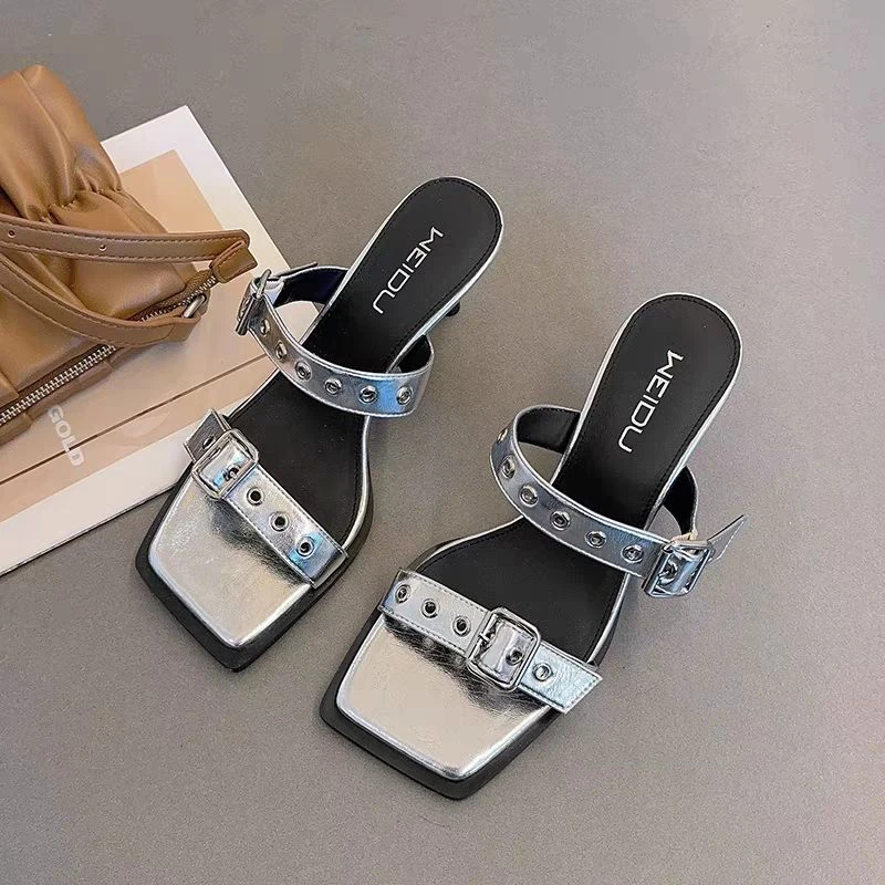 Женские тапочки с заклепками, размер 35–40 ярдов, новые сандалии с квадратной головкой из мягкой кожи на тонком каблуке, пикантные темпераментные туфли на высоком каблуке