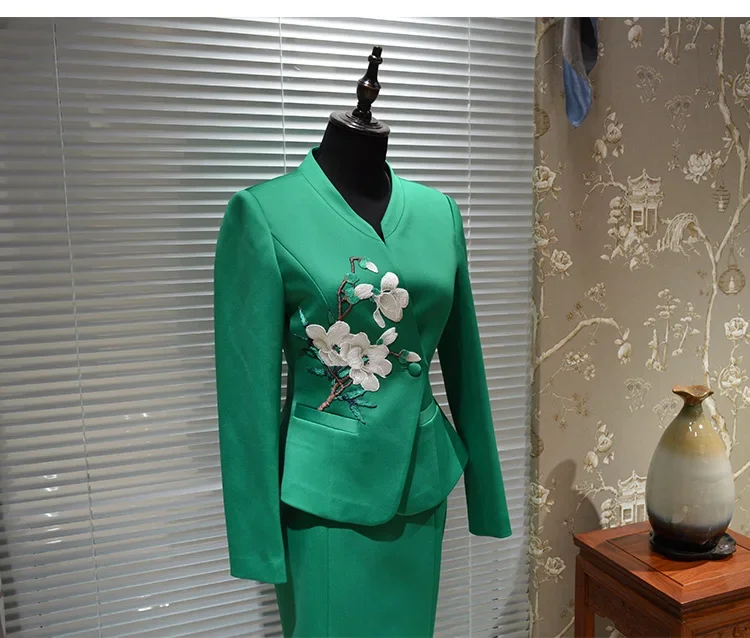 Nuevos trajes de falda profesional chinos, uniforme bordado, conjunto de dos piezas, Blazer y trajes, ropa de oficina verde de lujo de alta gama para mujer