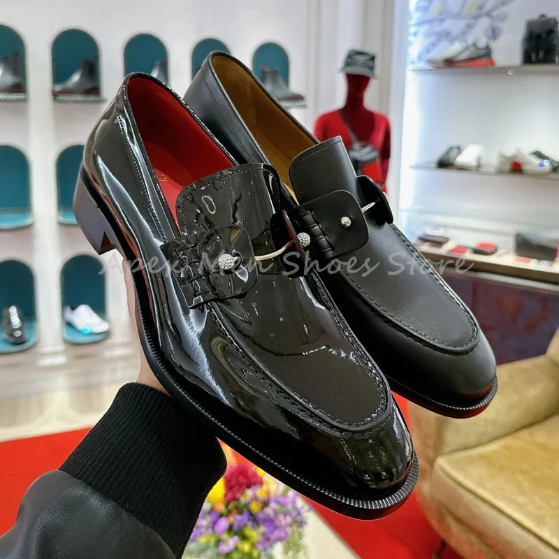 

Versatile Rivet Decorated Patent Leather Loafers Black Formal Casual Slip On Work Shoes Man Soft Soles Red Lining Wedding Shoes