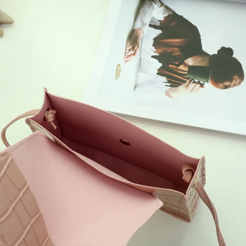 Fashion Simply PU Leather Crossbody Bag for Women Solid Color Shoulder Messenger Bag Lady Pendant Pearl Travel Small Handbag