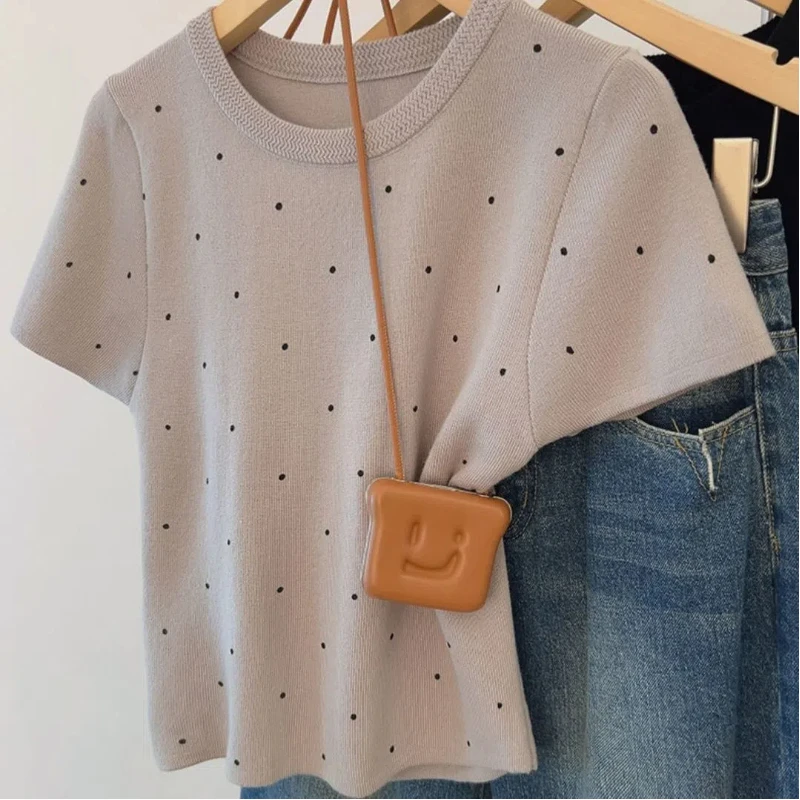 

French Polka Dot Round Neck Ice Silk Short-sleeved T-shirt for Women in Summer New Design Loose and Slim Fashion Knitted Top