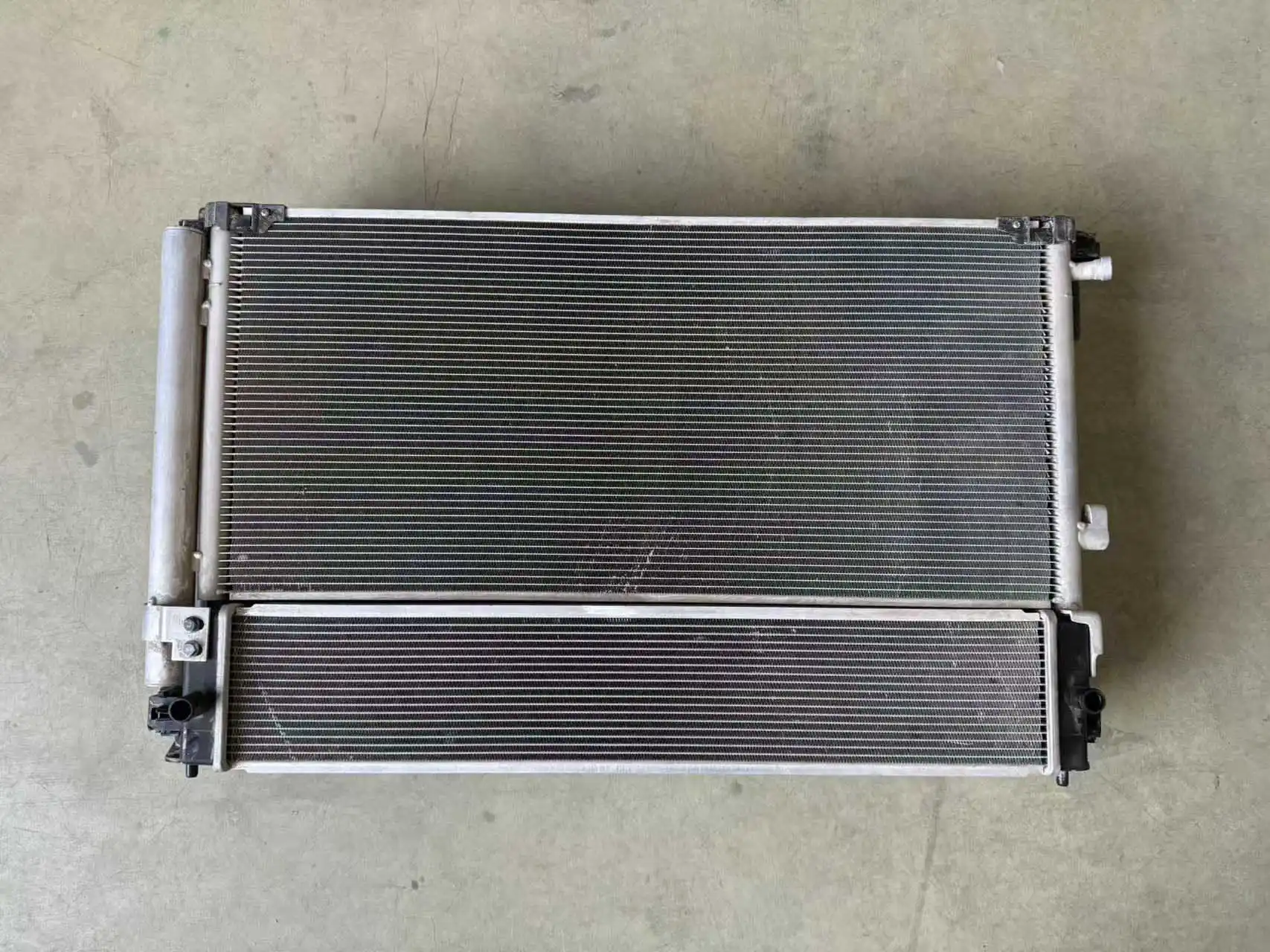 1640038202 1671138190 1647038070 1656638050 Original Radiator Condenser With Fan Motor Complete Assembly For RAV4