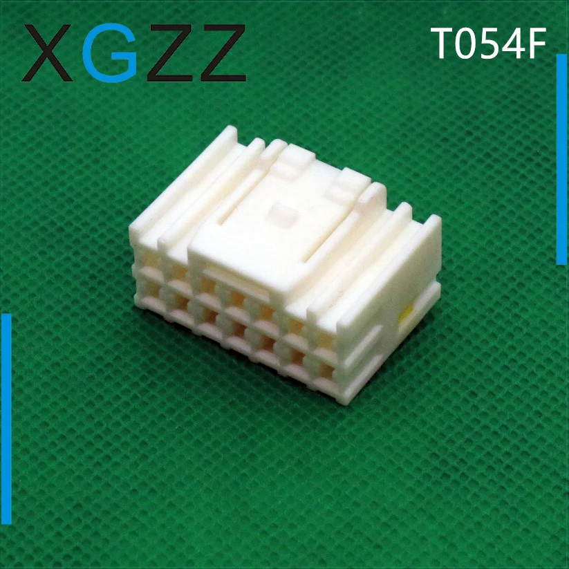 

MG654021 is suitable for automotive wire harness connector plug and automotive connector DJ7147C-2.2-21