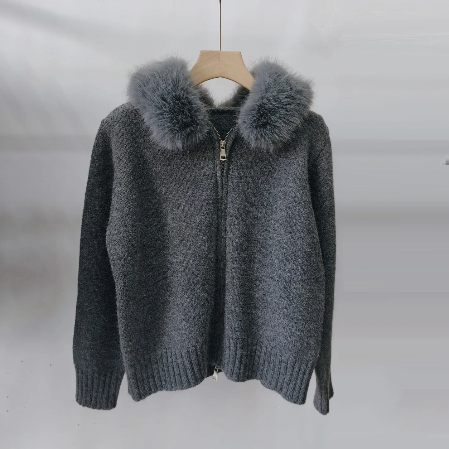 

2025 Women's Faux-Fox Fur Hooded Knitted Cardigan Loose Fur Collar Coat Casual Fashion Knitted Jacket Oversized Cardigan