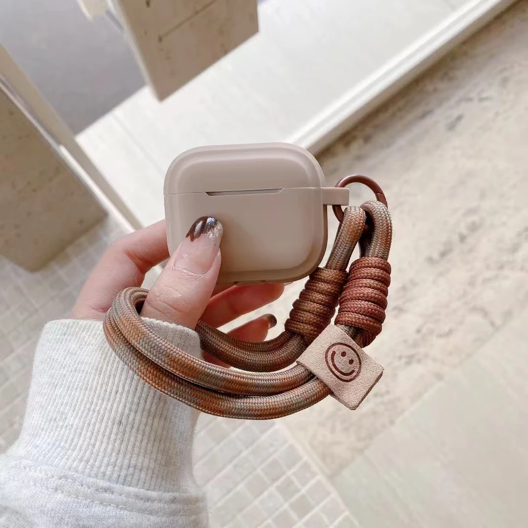 حافظة بسيطة من السيليكون باللون الأسود والأبيض لأجهزة Airpods Pro3 سماعة لاسلكية تعمل بالبلوتوث حافظة واقية لسماعات Airpods Pr3 2 Pro2 غطاء ناعم