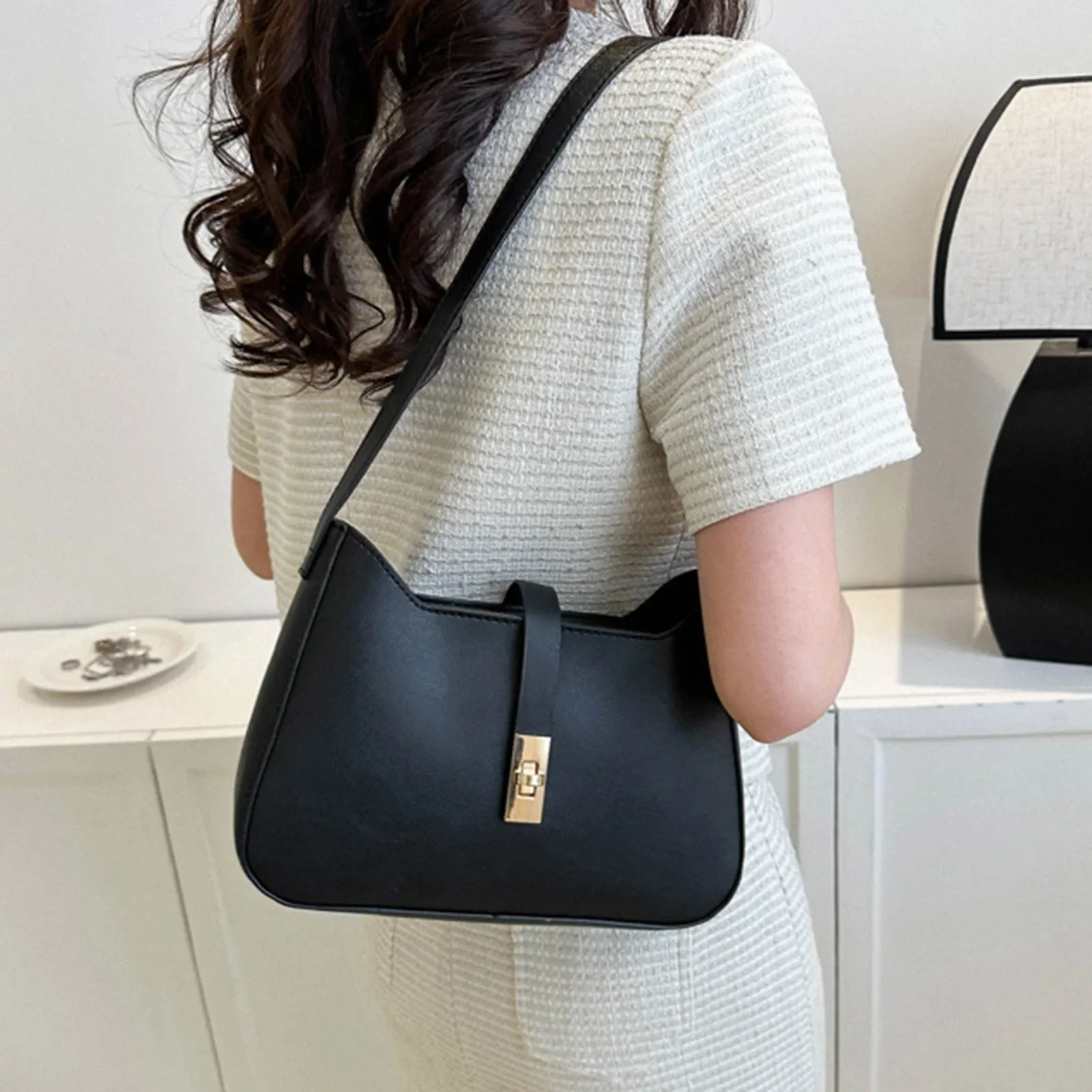 2024 حقائب يد نسائية جديدة على الموضة ريترو بلون بولي Leather جلدية الكتف تحت الإبط حقيبة كروسبودي حقائب يد نسائية غير رسمية للفتيات