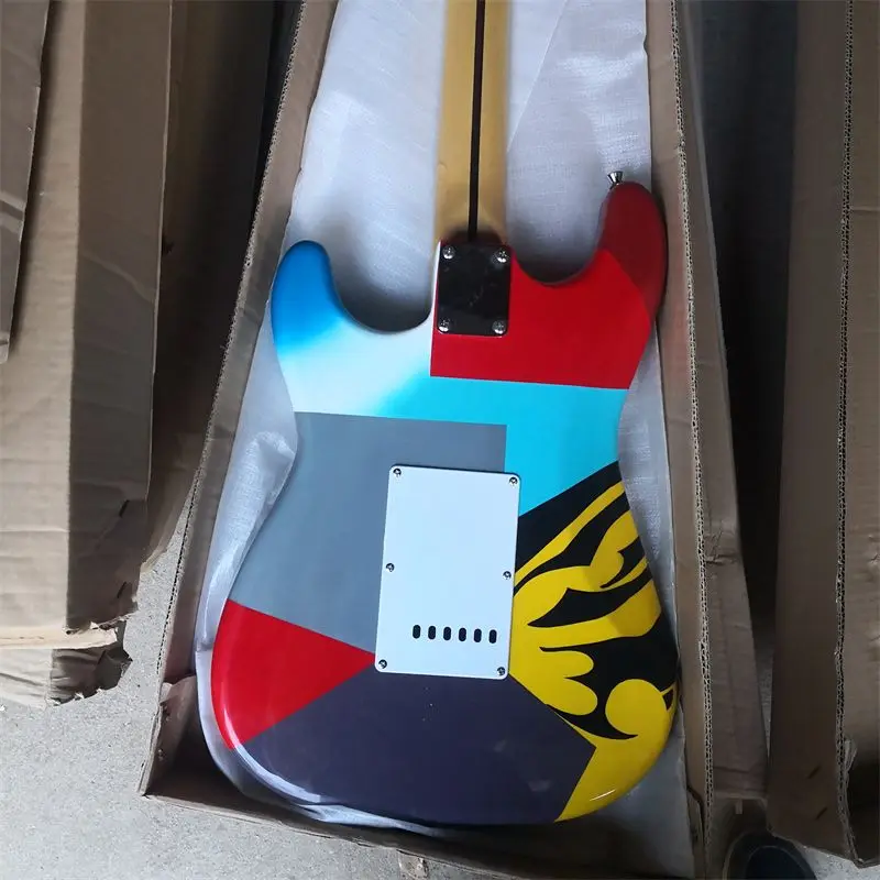 Hand Painted 6 String Electric Guitar 22 Frets Maple Veneer 3 Pickups Factory Outlet Customized Color Style Professional Expert