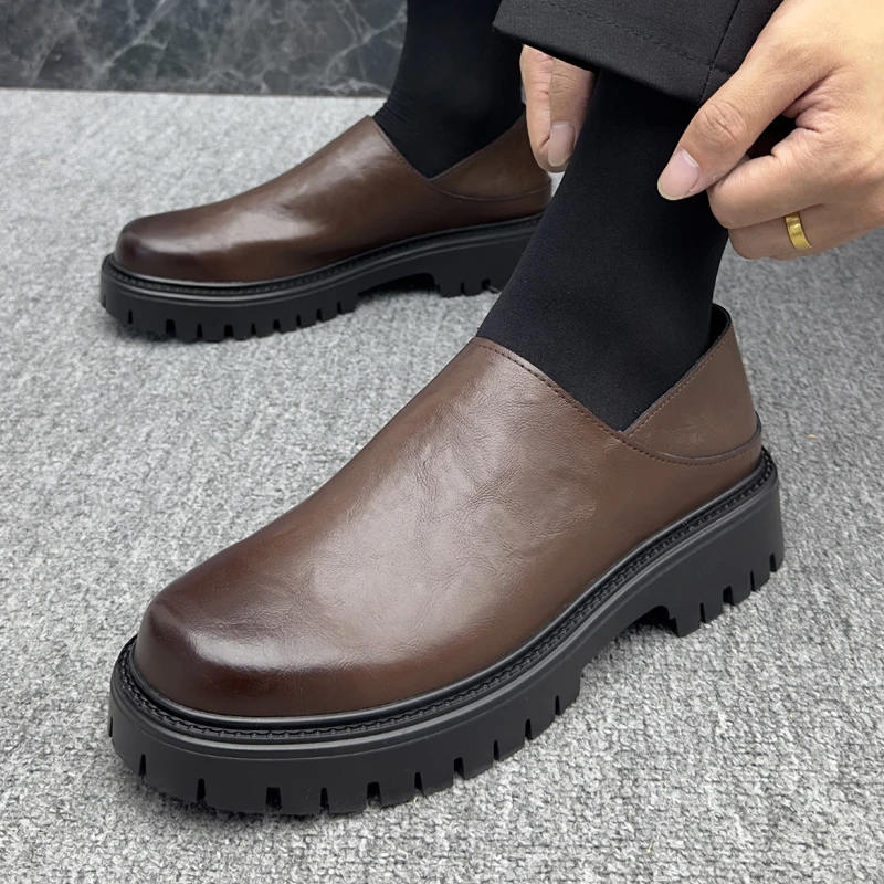 New Brown thick soled men's leather shoes Classic quality style Outdoor leisure business party Daily adult office shoes Hot