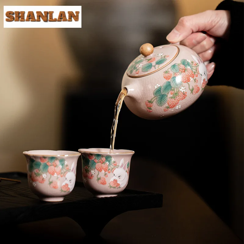 

Цзиндэчжэнь Ru Kiln Xishi Pot Set Креативный чайный сервиз с клубничным кроликом Набор в стиле ретро для чайной церемонии 1 горшок 2 чашки Набор китайской чайной посуды