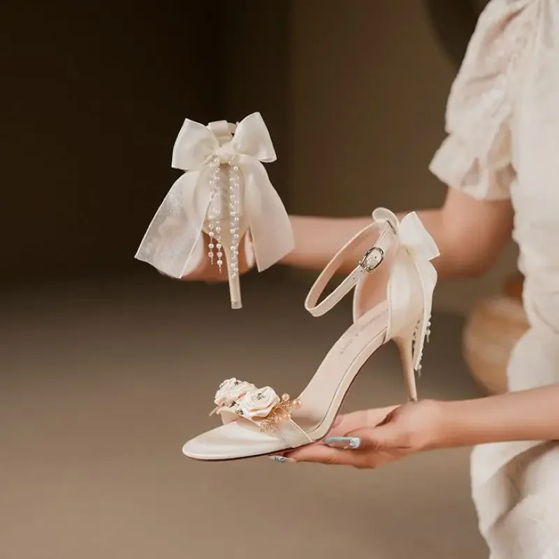 

2024 Summer Women Pumps Fashion Flowers Rhinestone Bow Beaded Satin Stiletto High Heel Sandals Banquet Wedding Dress Shoes