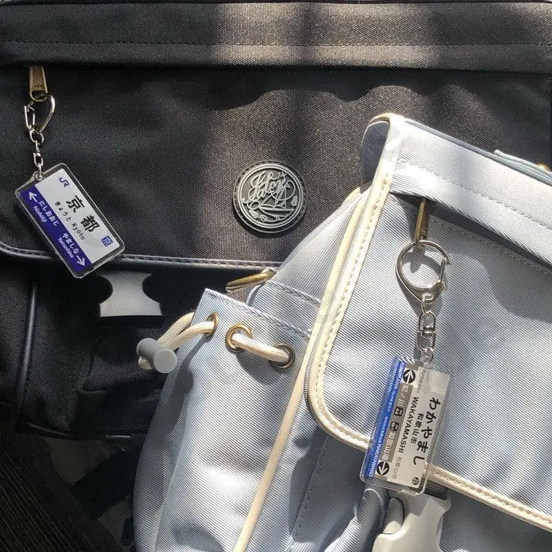 Gantungan Kunci Akrilik Bergaya Kreatif dengan Nama Merek Stasiun Kereta Api Gaya Jepang untuk Casing iPhone dan Tali Gantungan