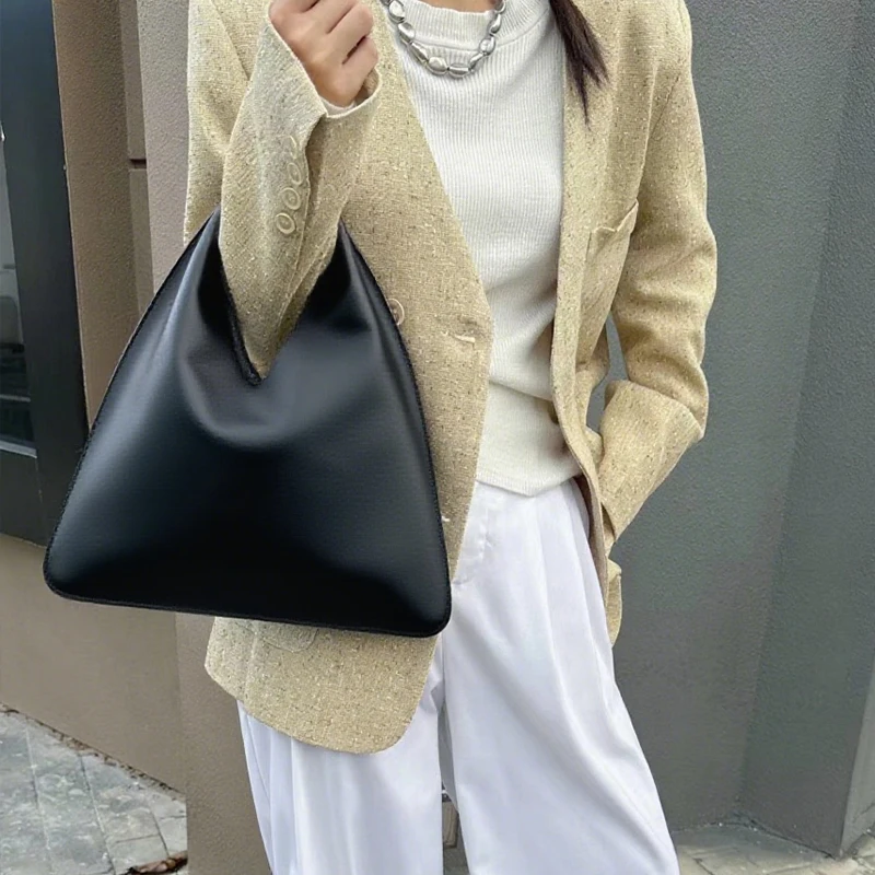 

Ladies Designer New Soft PU Leather Dumpling Bag Fashion Leisure Versatile Handbag Armpit Underarm Shoulder Bag