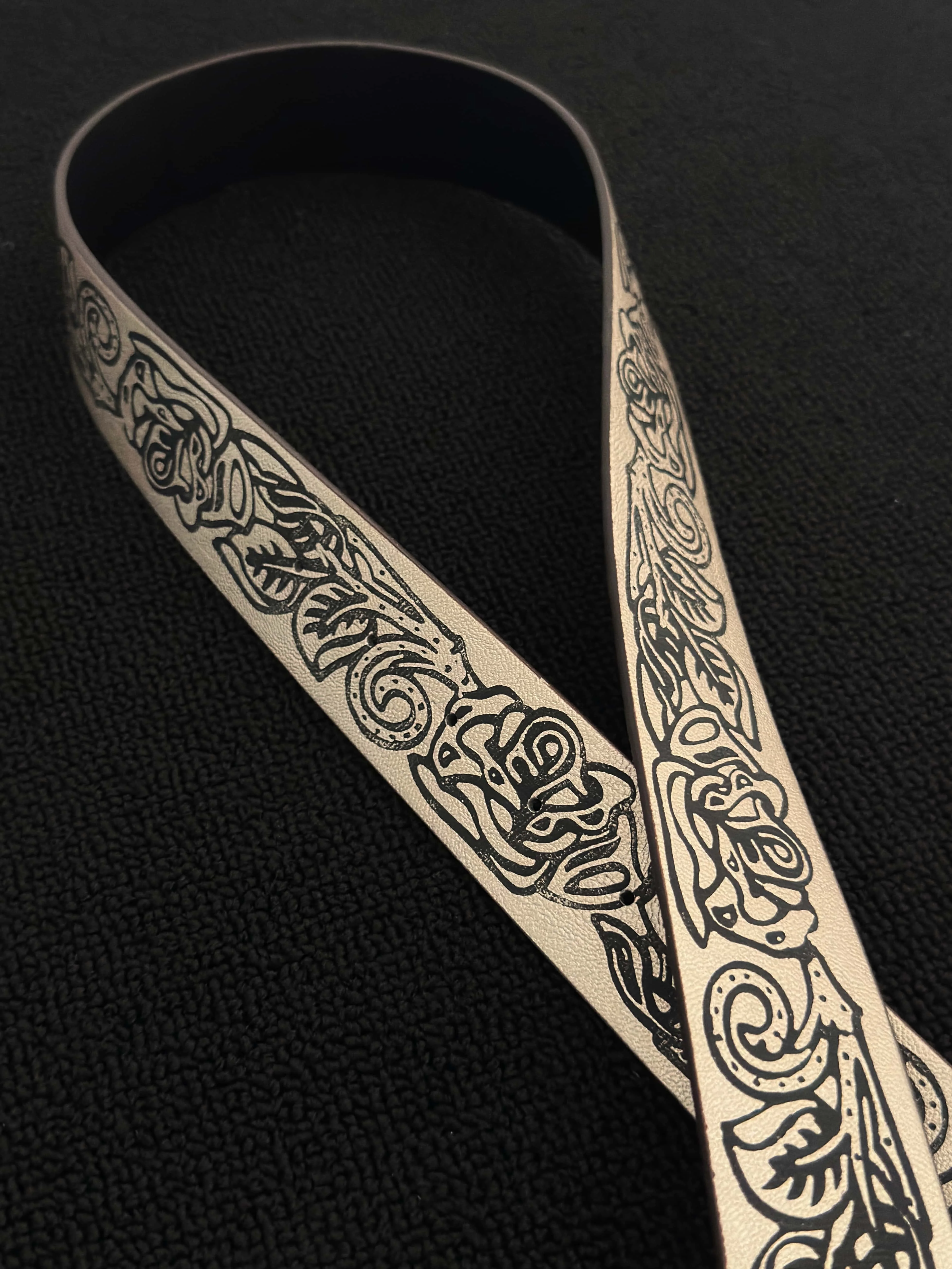 Vintage Floral Embossed Belt Ornate Flower Buckle Western Retro Waist Belt Elegant Street Fashion Statement Belt