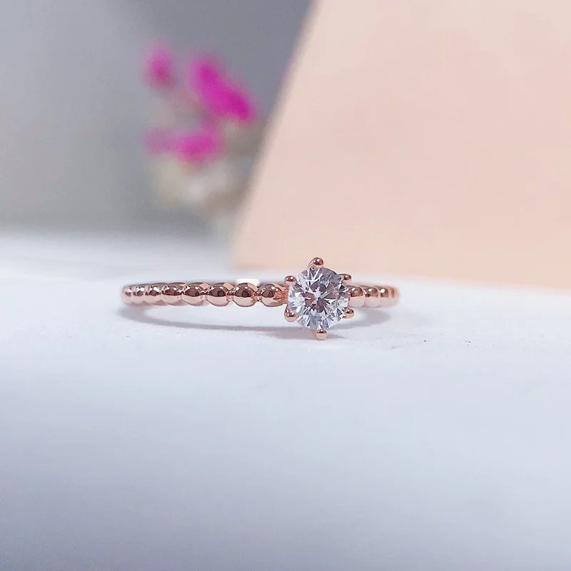 PT950 Platinum ring with 30-point edging, a simple and elegant accessory
