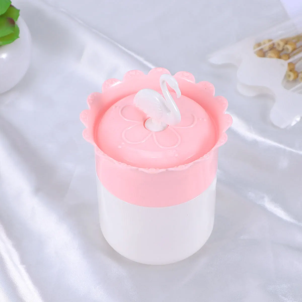 

1pc Cotton Swab Storage Box Flamingo Design Break Resistant Dustproof Organizer For Cotton Balls Pads Bathroom Bedroom Storage