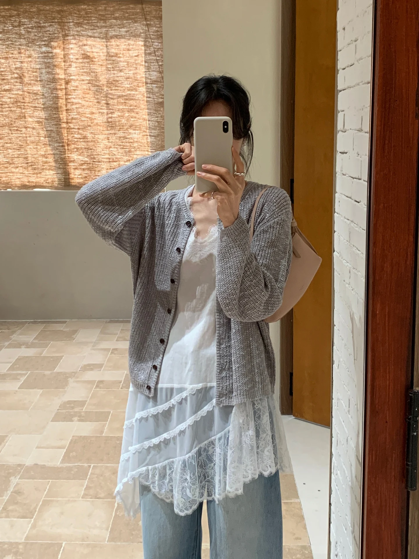 

BRIVIN ey round Ne Single Button Knitted Sweater Women's Spring New Gentle Soft Slimming Pearl Cotton Skin-like Open Card...