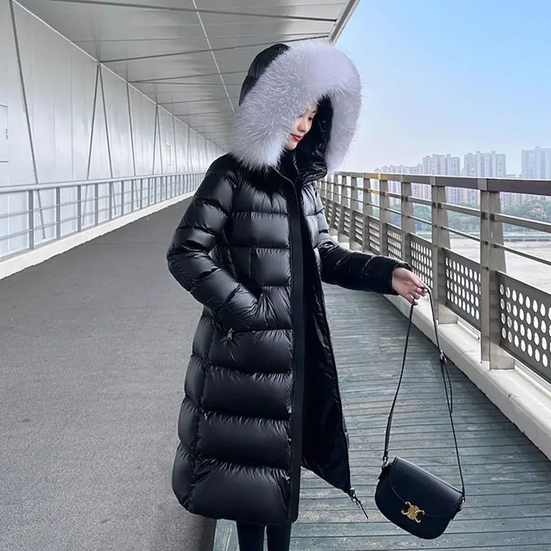 2025 Black Gold Knee-Length Slim-Fitting Stylish Thick Down Jacket with Fur Collar