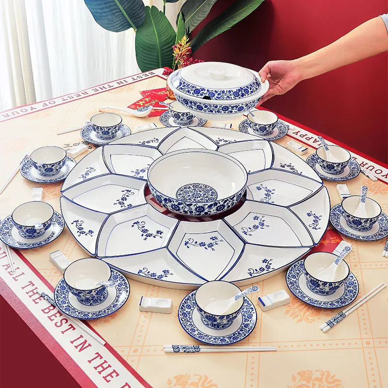 

Новогодний набор посуды для семейного ужина: тарелки, миски, блюда для овощей, креативный комплект для дома 2023 года