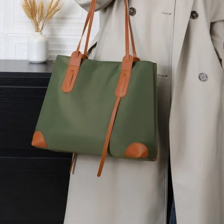 

2025New Women's Trendy Commuter Nylon Shoulder Bag Large Capacity Fashionably Casual Versatile Underarm Tote for EasyPortability