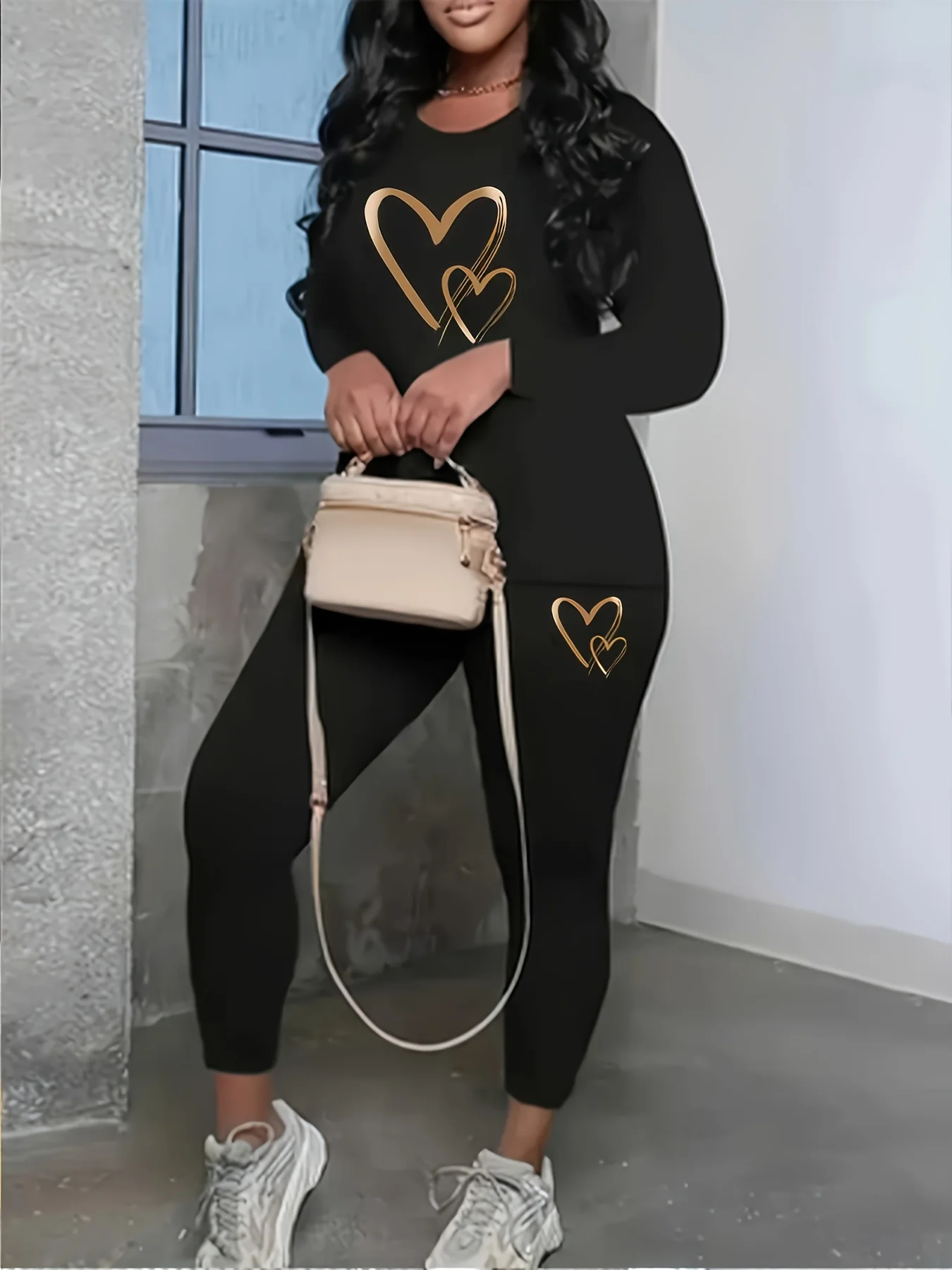 Damen-Set, Sommer, lässig, elegant, Rundhalsausschnitt, herzförmiger Aufdruck, langärmeliges Oberteil + einfarbige Hose mit herzförmigem Aufdruck. – Detail 4