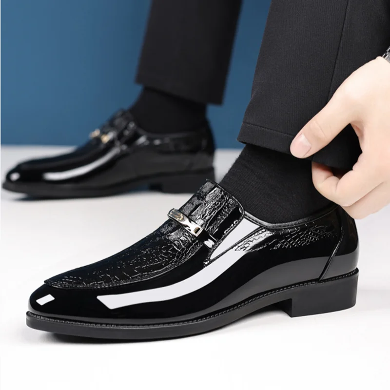 New Men's Trendy Designer Classic Loafers Metal Chain Men's Slip-on Casual Leather Shoes Men Ourdoor Party Wedding Shoe
