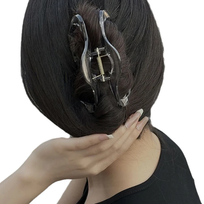 

Elegant Clouds Hollow Out Hair Claws Clip 1PCS Women Girls Jelly Acrylic Hair Clamps Plastic Hairpins Barrettes Hair Accessories