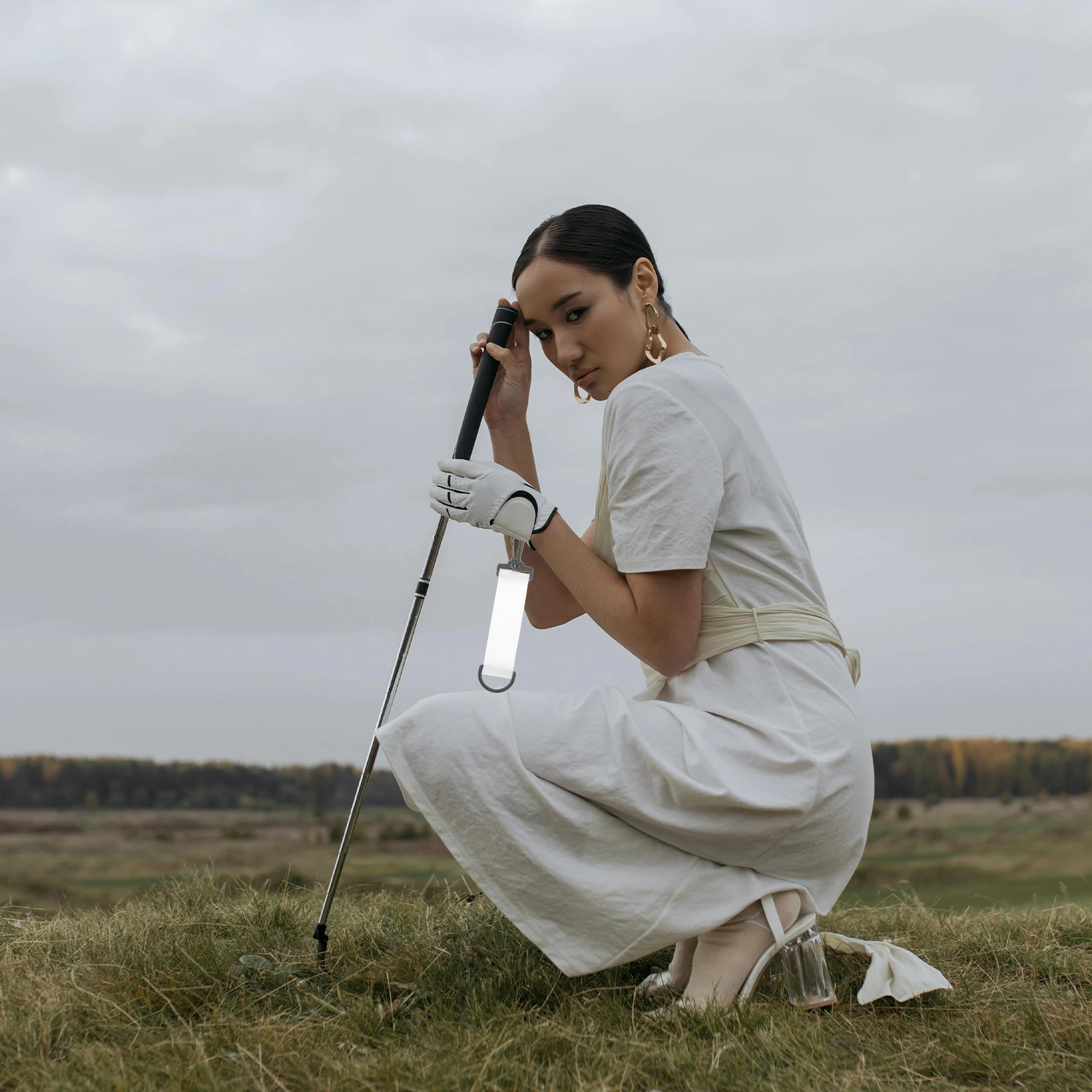 

Golf Gloves Holder Durable Plastic Sticky Hanger Glove Keeper Hook for Easy Storage Golf Equipment Glove Sticker