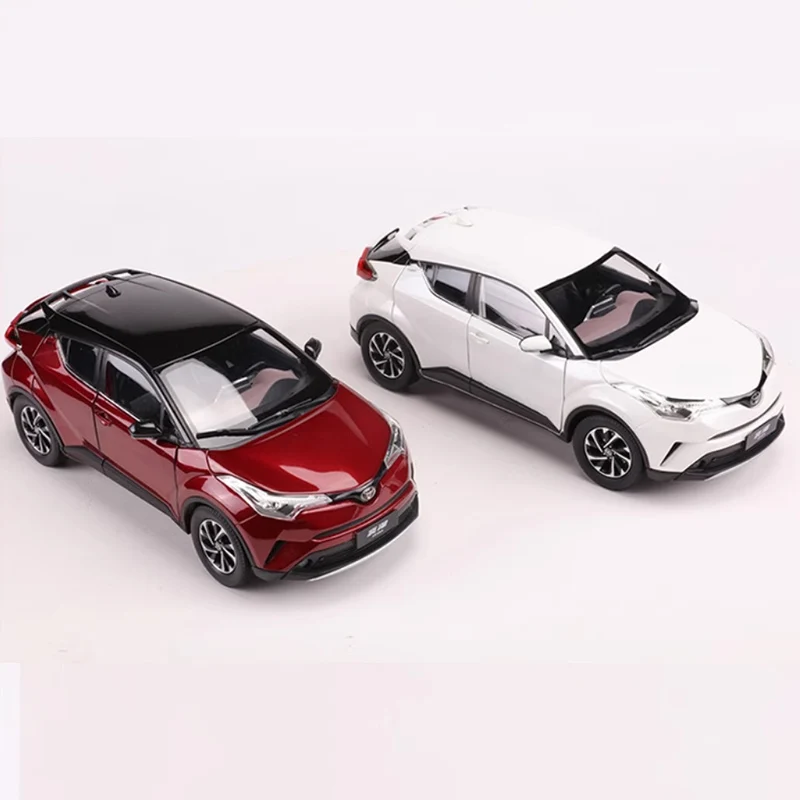 Diecast Originele 1:18 Schaal IZOA Volledige Deur Simulatie Legering Model Auto Statische Display Collectible Gift Speelgoed Decoratie Souvenir