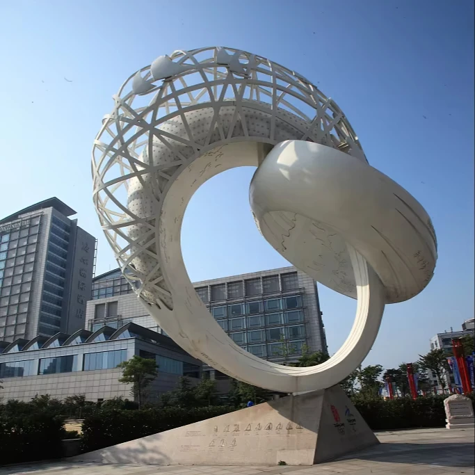 ขนาดใหญ่ขนาดตกแต่งกลางแจ้ง Modern Design Saudi Arabian รูปปั้นโลหะสแตนเลสประติมากรรม