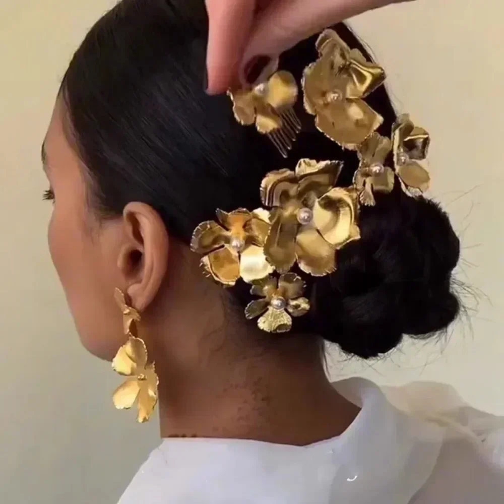 مشط شعر أنيق على شكل زهرة اللؤلؤ مصنوع من خليط معدني بمشبك جانبي على طراز المحكمة إكسسوار شعر ذهبي للنساء #6