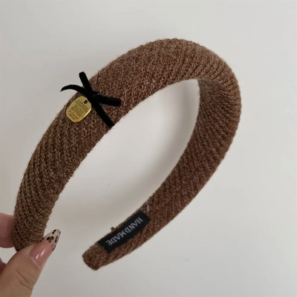 Brandneues, sanft braunes Stoff-Stirnband mit Schleife, hohe Haarspange für den Schädelbereich, einfaches Alltags-Stirnband, vielseitiges Haar-Accessoire 2025 – Detail 12