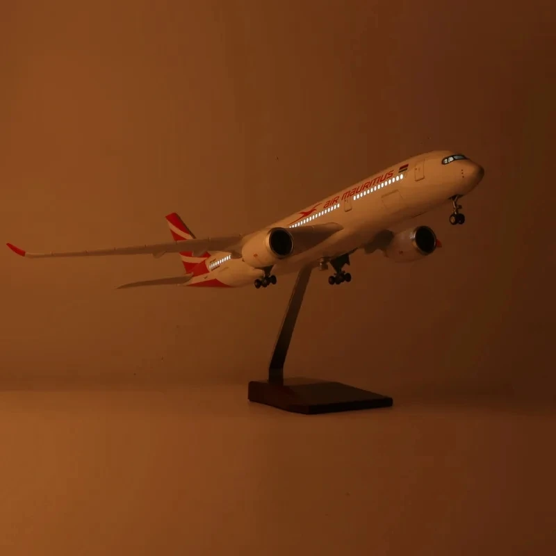 1/150 Scale 47CM Model Air Mauritius A350 Airways Airplane Toys Airline With Light Resin Plane Collection Display Decoration Fan