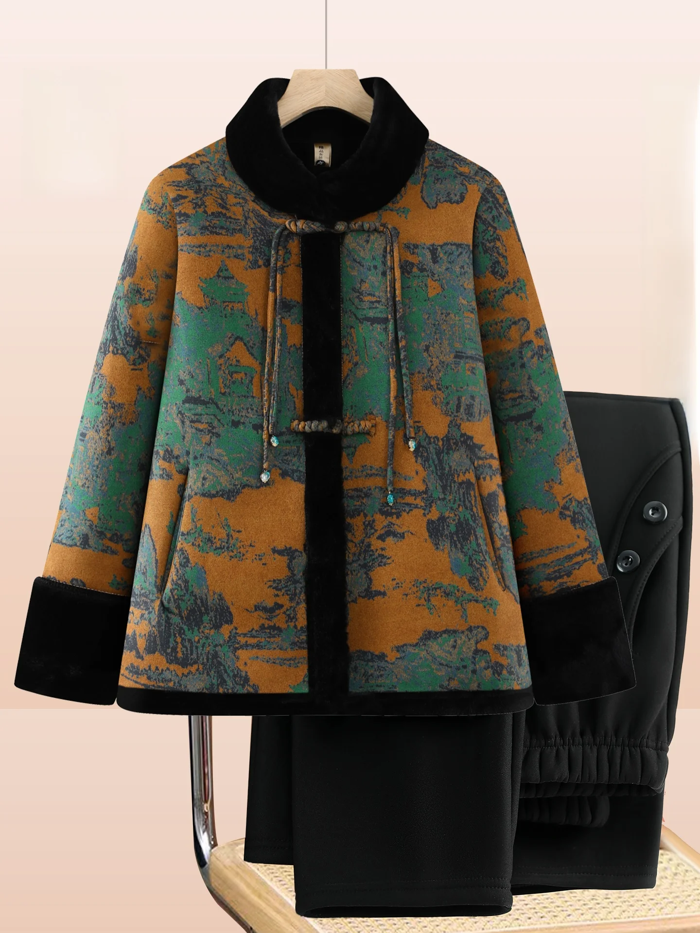 

Warmth Stylish Large Size Fur And Leather Integrated High End Chinese Style Coat for Middle Aged And Elderly Women