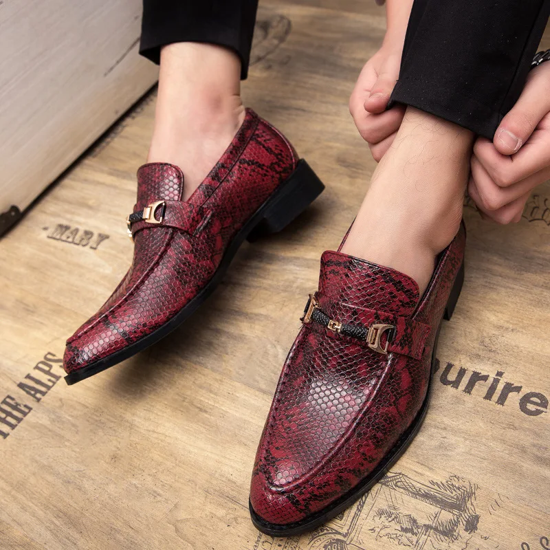 Men Luxury Italian Shoes Men Autumn Casual Dress Loafers Elegant Leather Brown Design Unique Business Moccasins Pointed Shoes