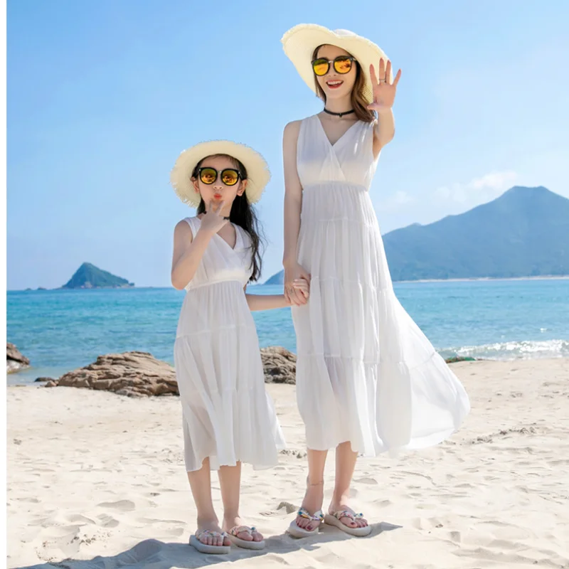 Holiday Look Family Matching Clothing Beach Daughter and Mom White Dresses Son and Dad T Shirts Shorts Two Piece Outfits Sets