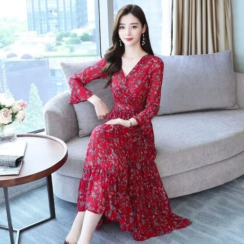 Women's Summer New Print Dress Women's Retro Over Knee Fragmented Flower Dress 2023 New Ruffle Sleeve V-Neck Large Swing Dress