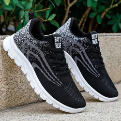 Men's fashion shoes spring new men's shoes Breathable running shoes Korean version of light casual Sneakers male sneakers