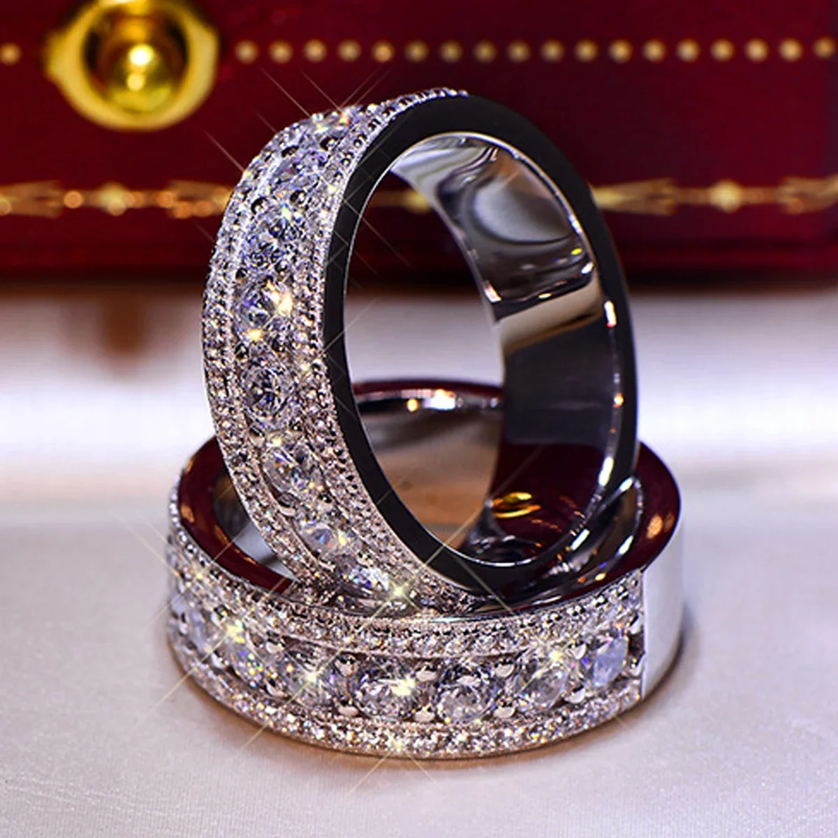 

Кольцо с микро-диамантом и цирконом, популярное в Европе и Америке, легкая роскошь, ощущение высокого класса, супер вспышка, роскошь и универсальность