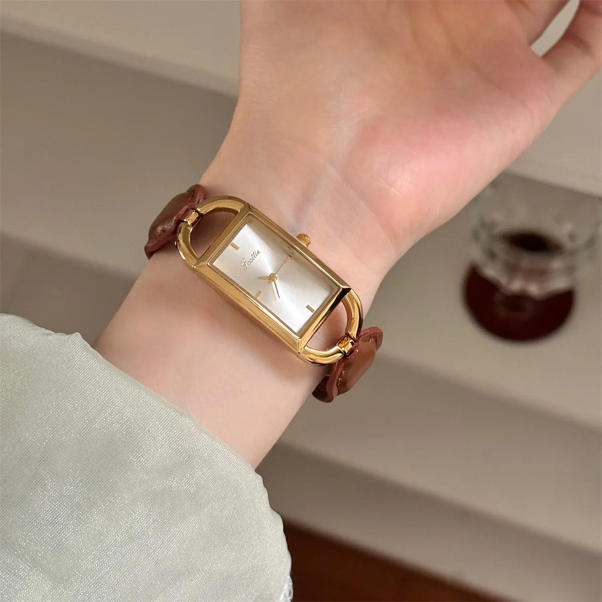 Scottie Vintage Women's Watch Rectangle Quartz Ladies Watch Brown Leather Strap French-Style Elegant Fashion Dress Watches Woman
