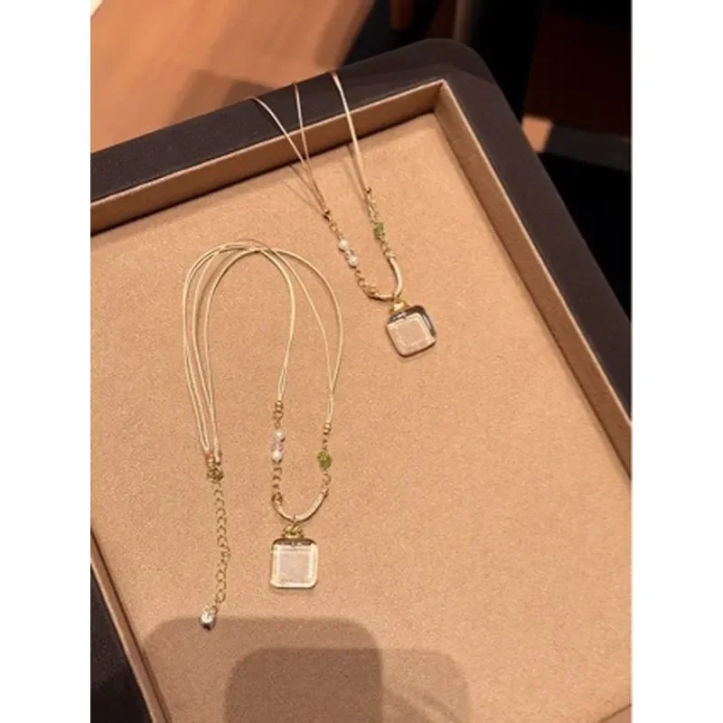 Natural white crystal square sweater chain light luxury temperament clavicle explosion versatile high fashion crystal