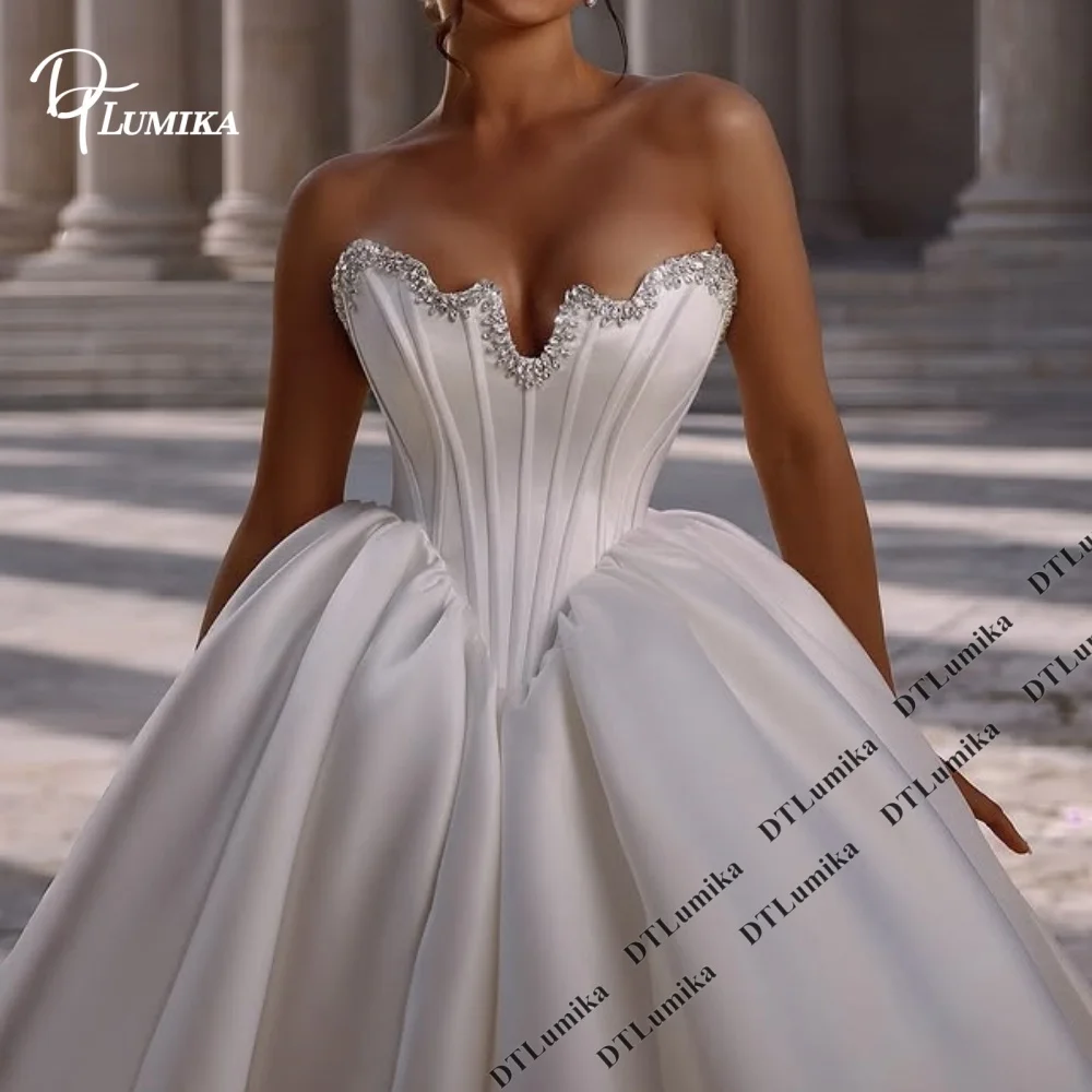 DTLumika Strapless Scalloped Crystal Satin Ball Gown Wedding Dress Structured Corset Women Bridal Gown With Train Customized