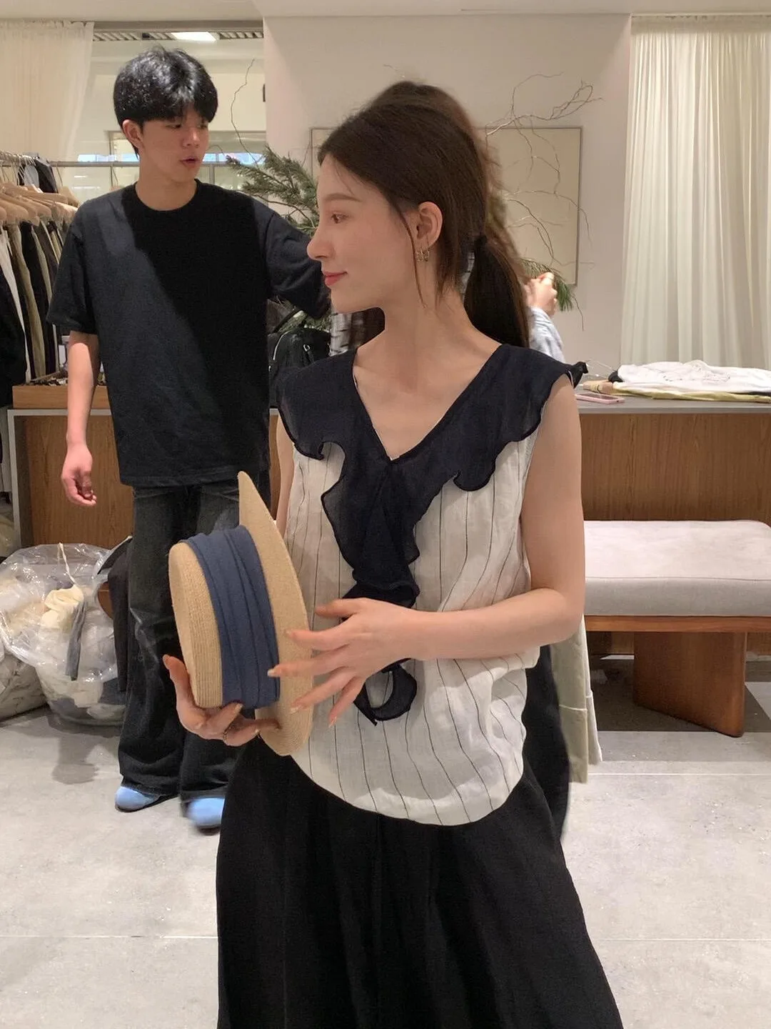 

Loose Fit Korean Style V-Neck Splice Color Contrast Pleated Slimming Effect Sleeveless Stripe Pattern Linen Material Women's ...