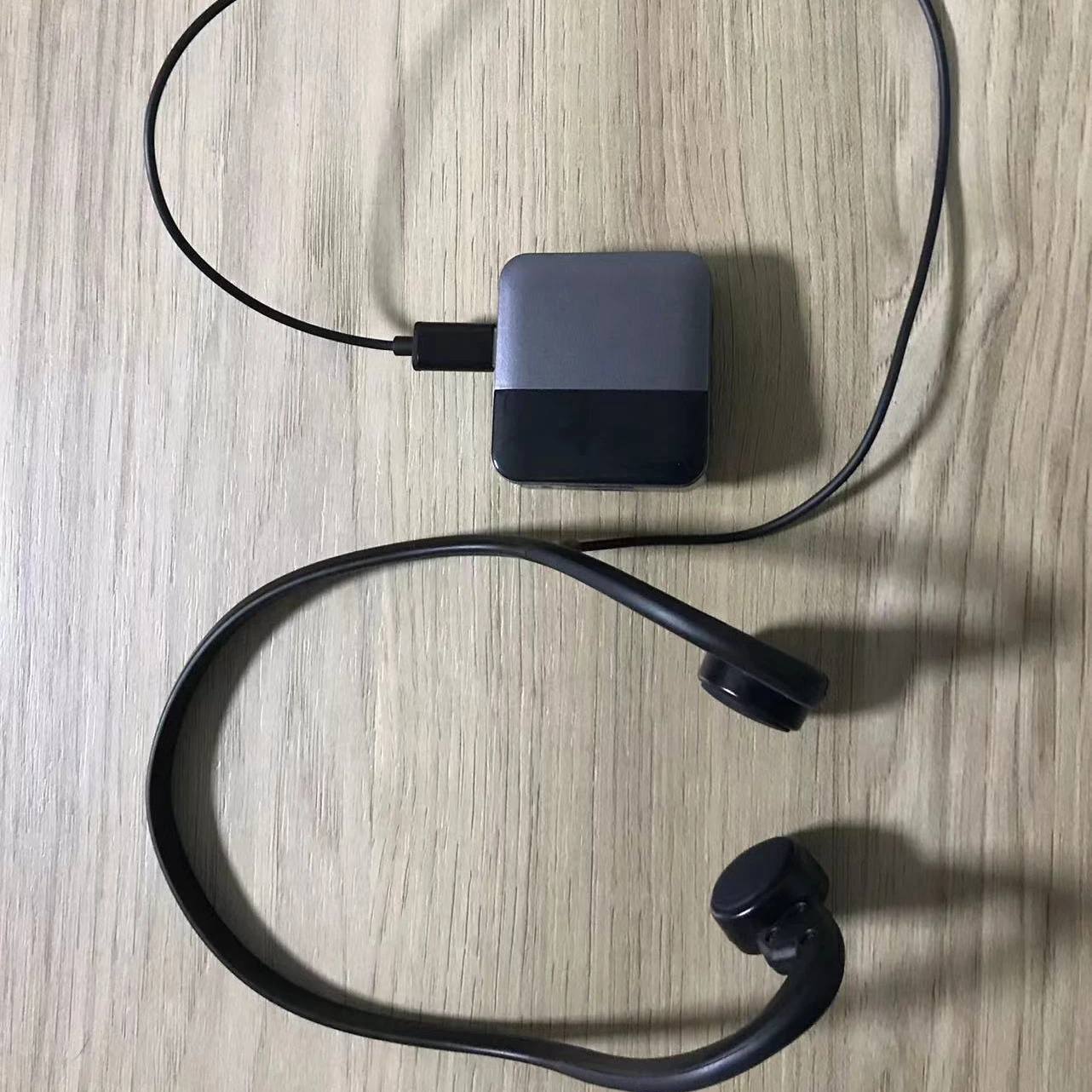 

Bone Conduction Hearing Aids Digital Chip With 16 Channels Connecting With Phone Call For Deafness