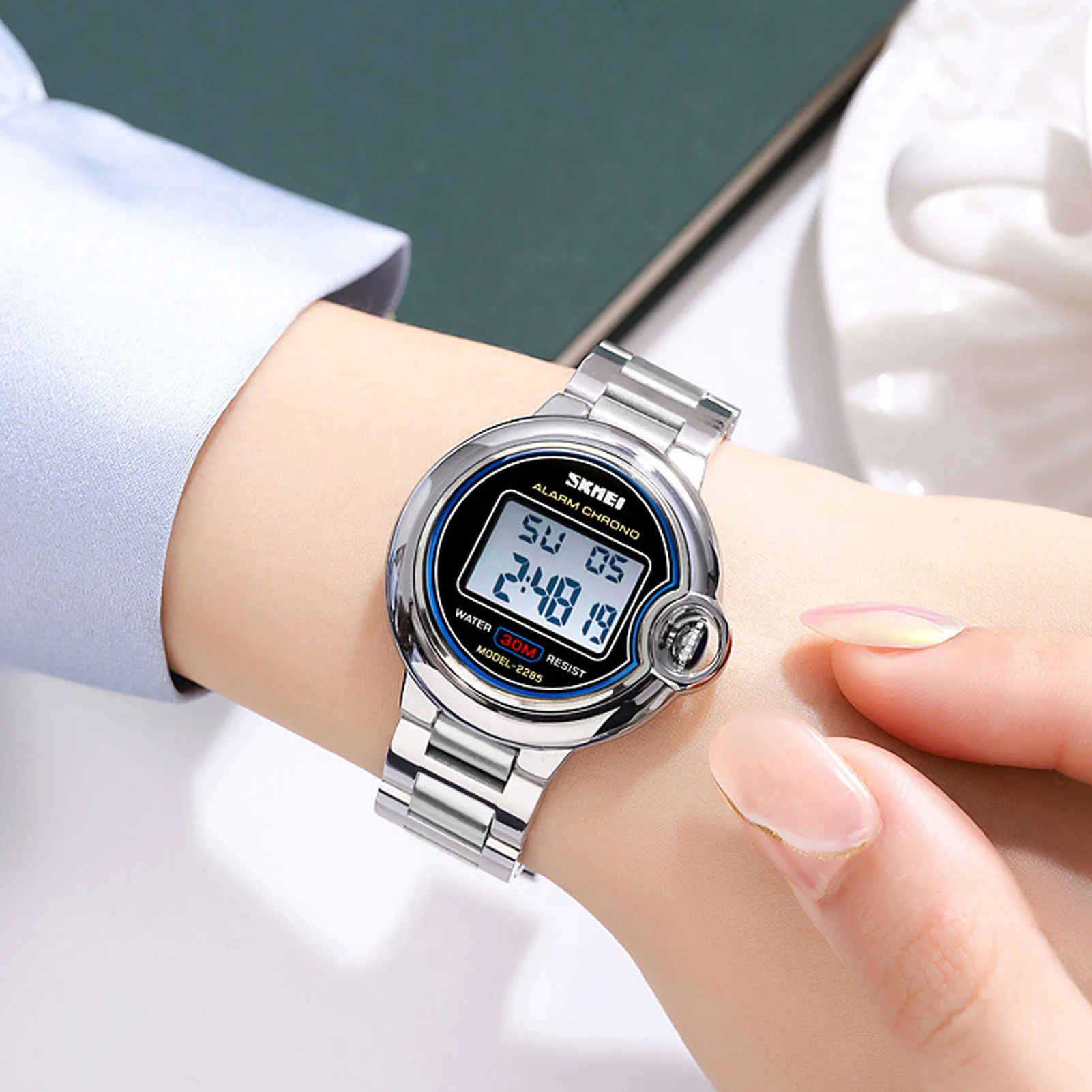 Women Electronic Watch Water Resistant Outdoor Sports Watch Multifunctional Stainless Steel Wrist Watch for Women