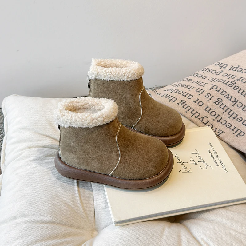 2025 Botas cortas de felpa de pelo de cordero para niños, zapatos para niñas, botas cálidas con suelas suaves, zapatos de invierno para niñas, botas de nieve para niños