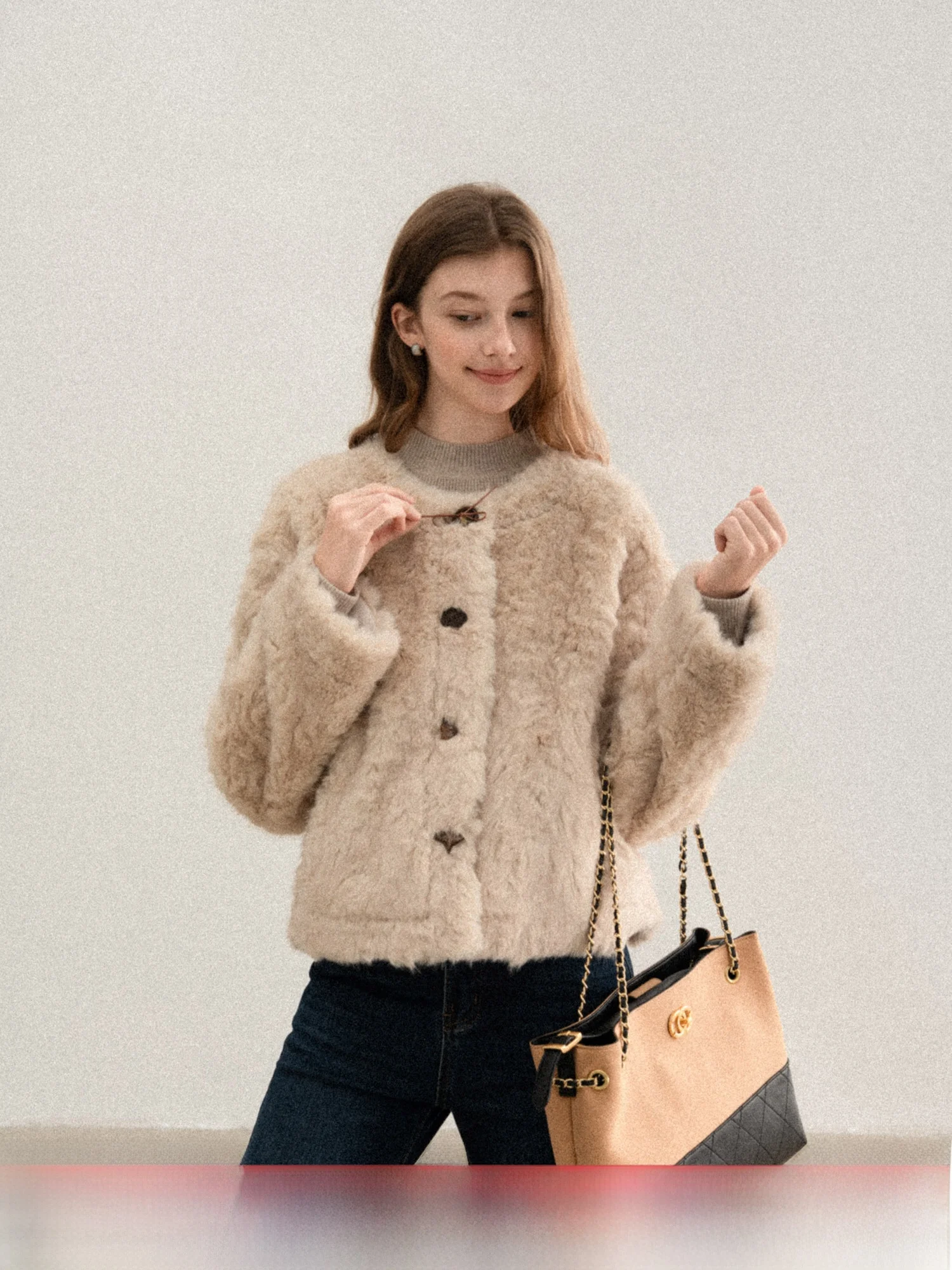 

Теплая короткая куртка из кроличьего меха для женщин, свободный крой, корейский стиль, стеганая, повседневная, с круглым вырезом, длинными рукавами, из полиэстера