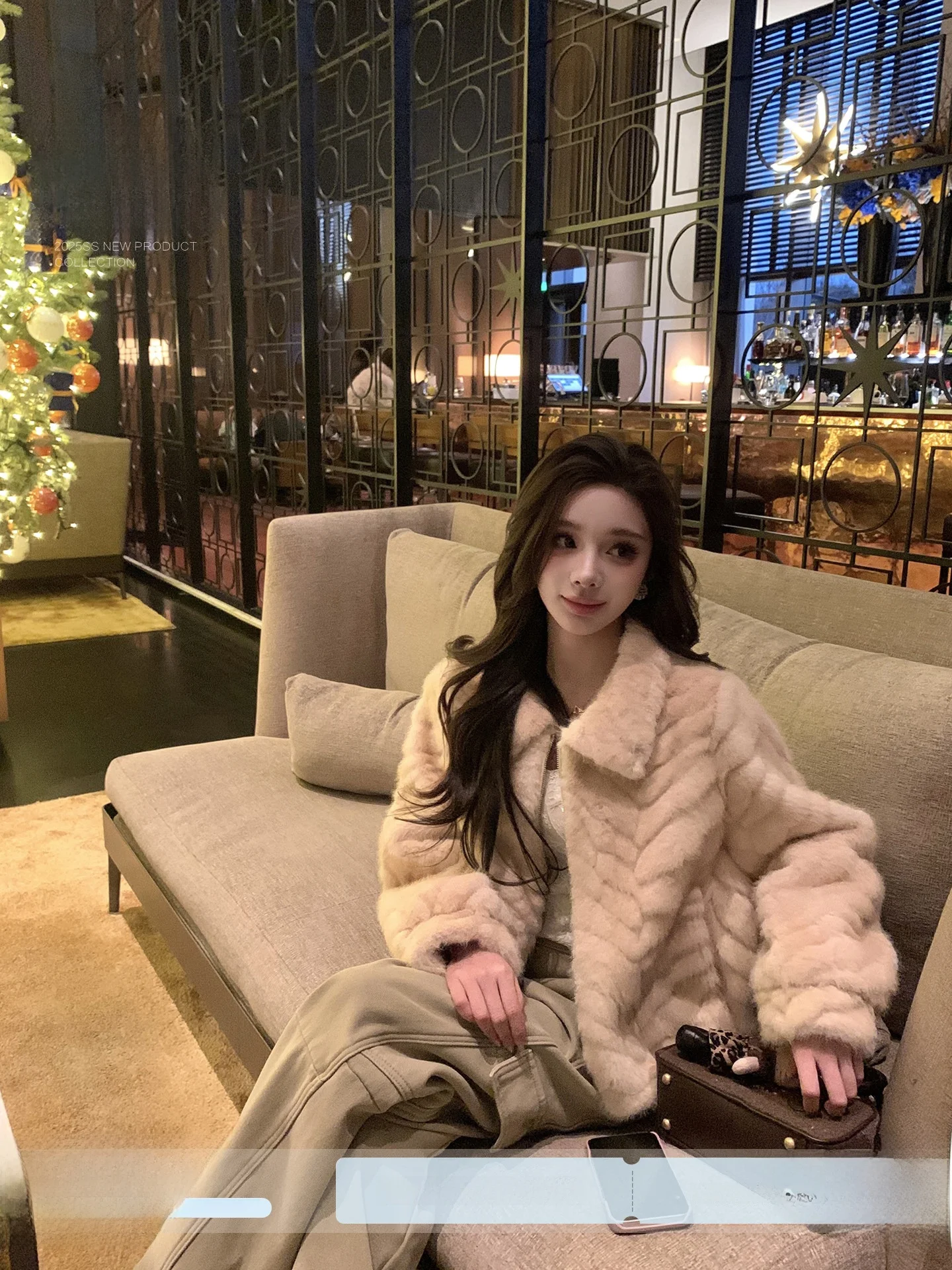

Chou Meat Yao Fluffy Party High-End Feel Loose Fur Leather Integrated Women's Winter Short Outerwear Casual Style Polyester F...