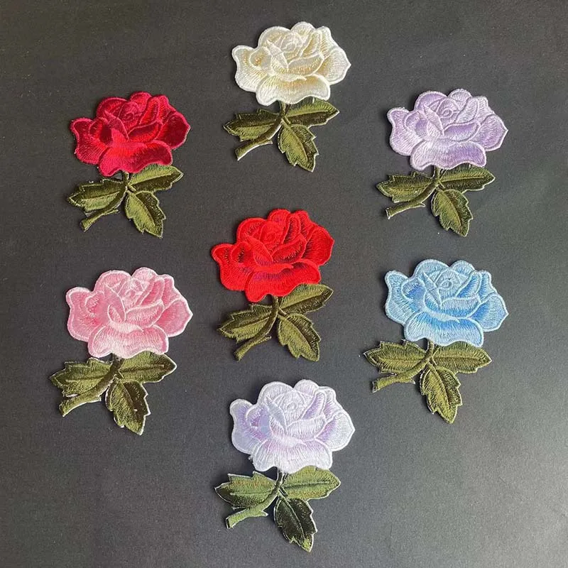 1 Stück, 5 Stück Stoffblumen Aufbügelbare Aufkleber Blühende Rosen Zweig Stickerei Applikationen Thermocollant für Kleidung Cheongsam – Detail 2